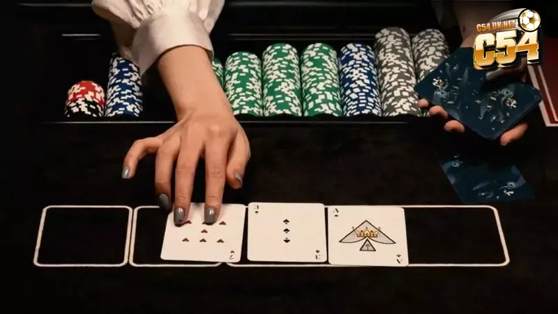 Chơi bài bửu: Trò chơi dân gian trí tuệ và đầy kịch tính Người chơi bài bửu giàu kinh nghiệm luôn biết cách đọc đối thủ